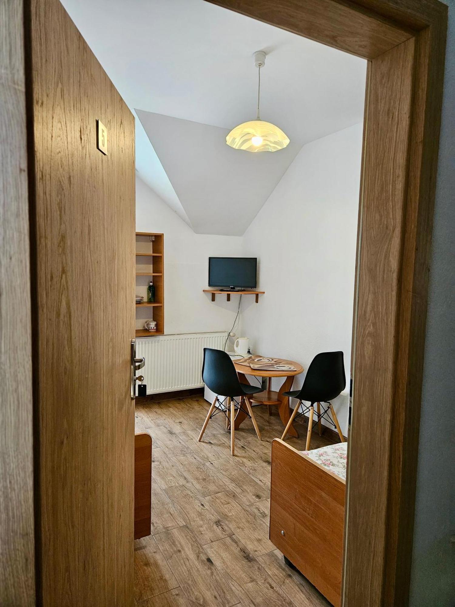 Goscinne Zloty Potok Jura Krakowsko Czestochowska Dom W Zaciszu Podworka Farm stay Potok Zloty