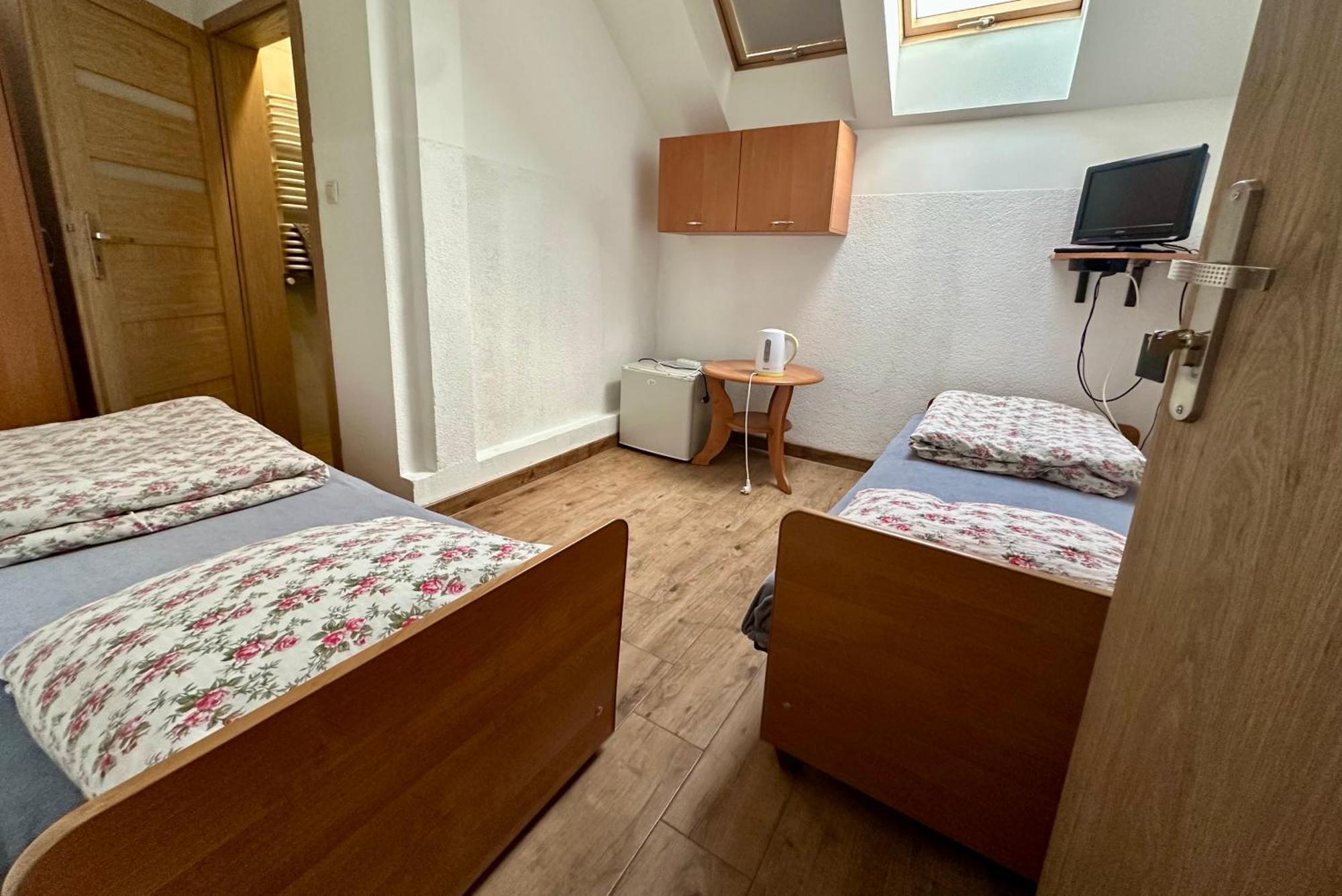 Goscinne Zloty Potok Jura Krakowsko Czestochowska Dom W Zaciszu Podworka Farm stay *